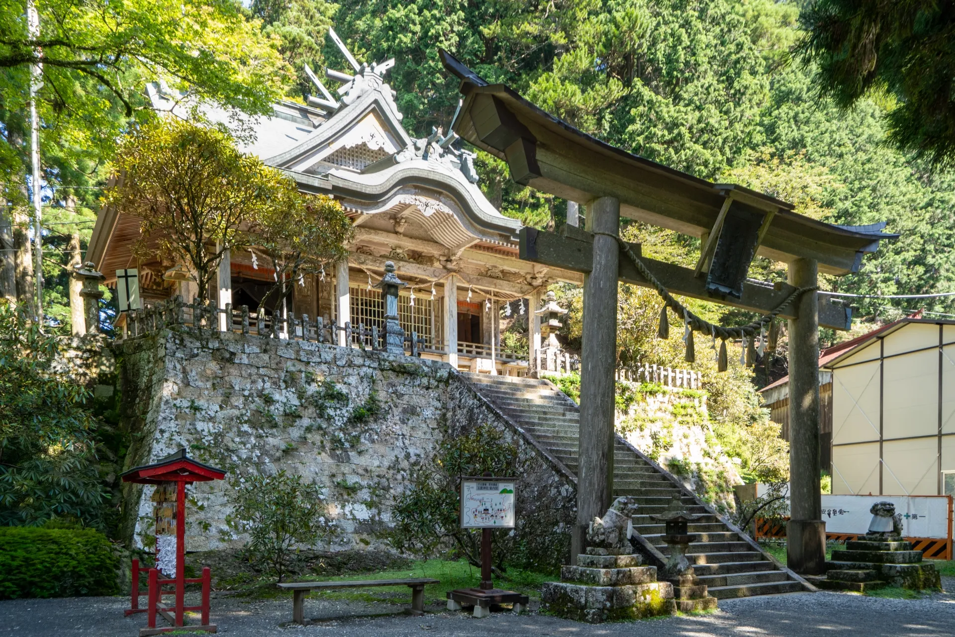 世界遺産・玉置(たまき)神社