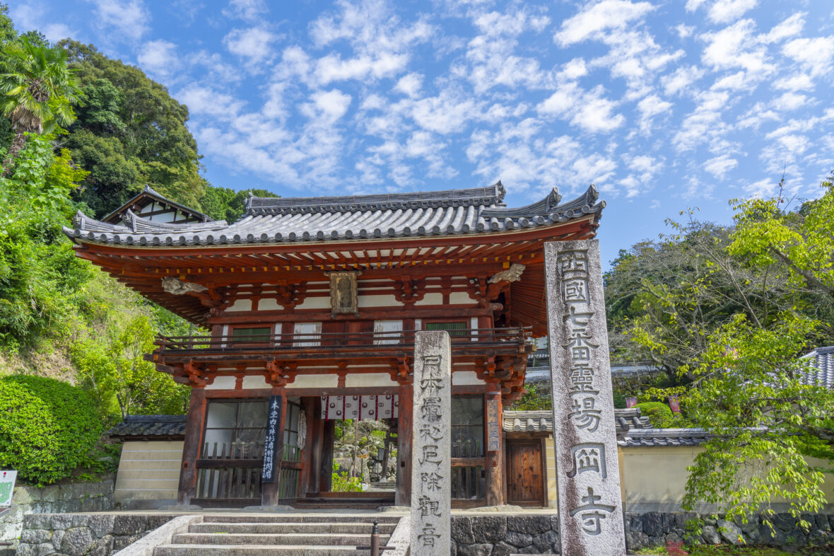 岡寺の仁王門